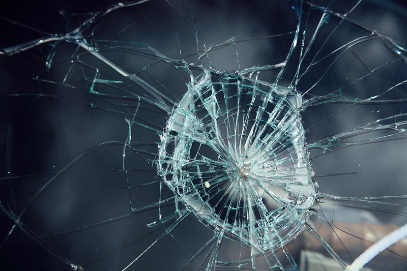 Impact accident pare brise