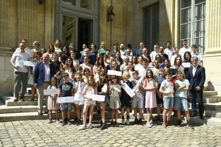 Les enseignants et élèves de 11 établissements scolaires et structures éducatives ont été récompensés cette année par les associations Prévention Routière et Assurance Prévention pour leurs initiatives et leur implication dans le domaine de l’éducation routière.